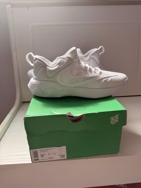 Nike Men’s Giannis 3 White Low-Top Training Sneakers
